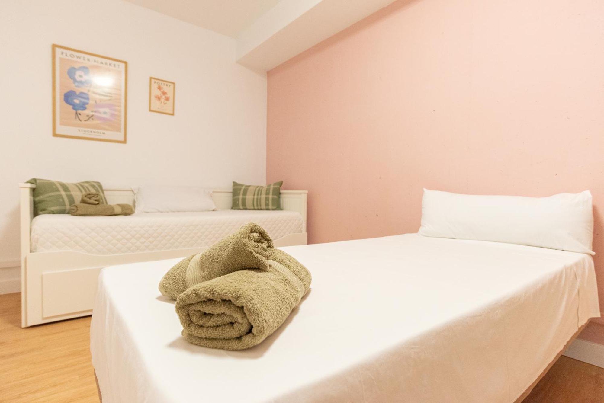 Villa Valentina - Renovated On Los Alamos Beach Торремолинос Экстерьер фото