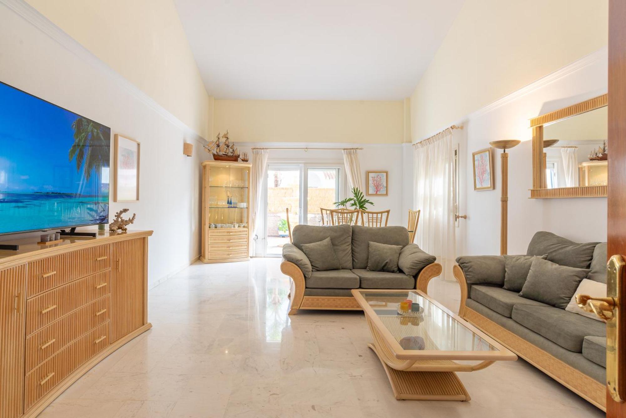 Villa Valentina - Renovated On Los Alamos Beach Торремолинос Экстерьер фото