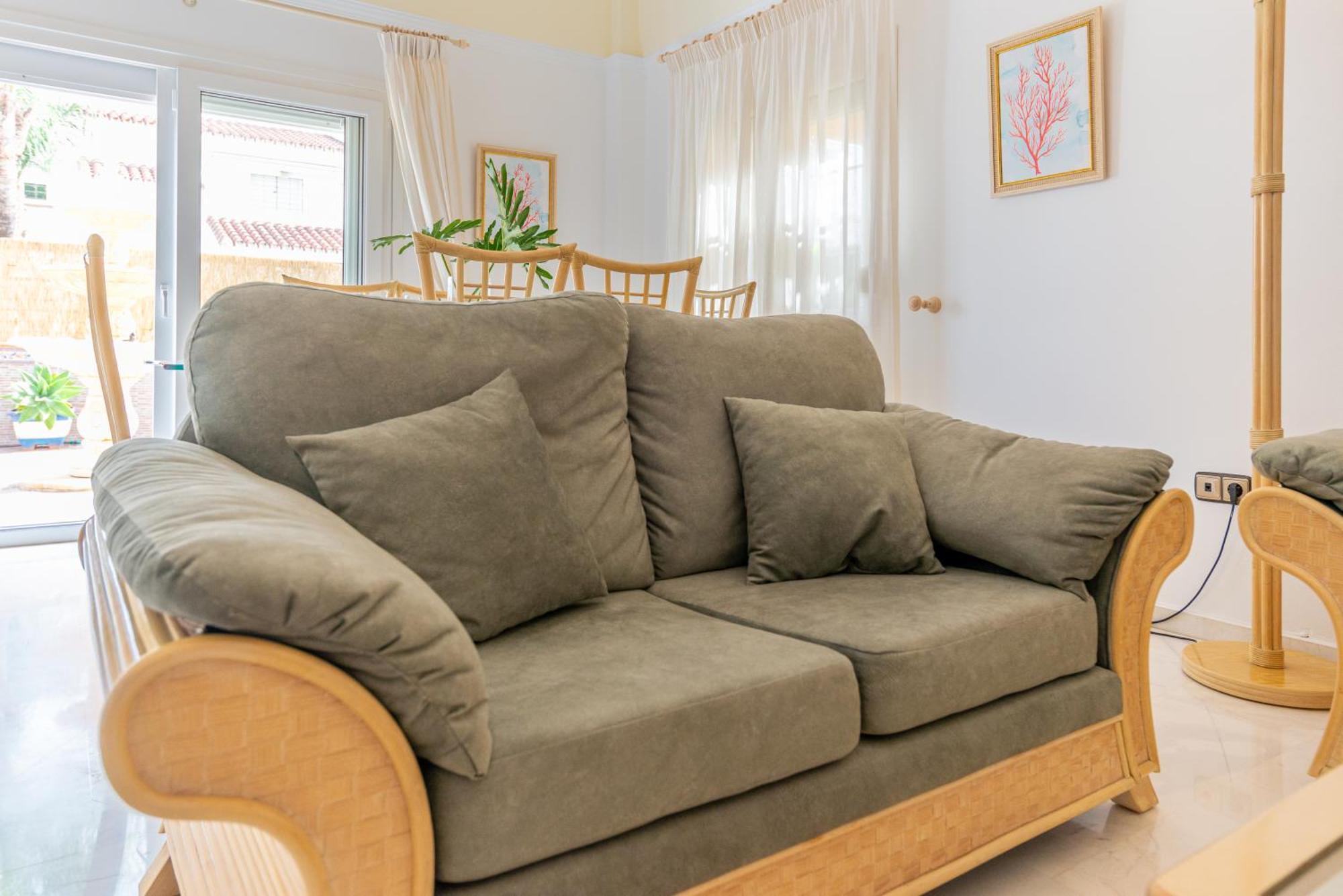 Villa Valentina - Renovated On Los Alamos Beach Торремолинос Экстерьер фото