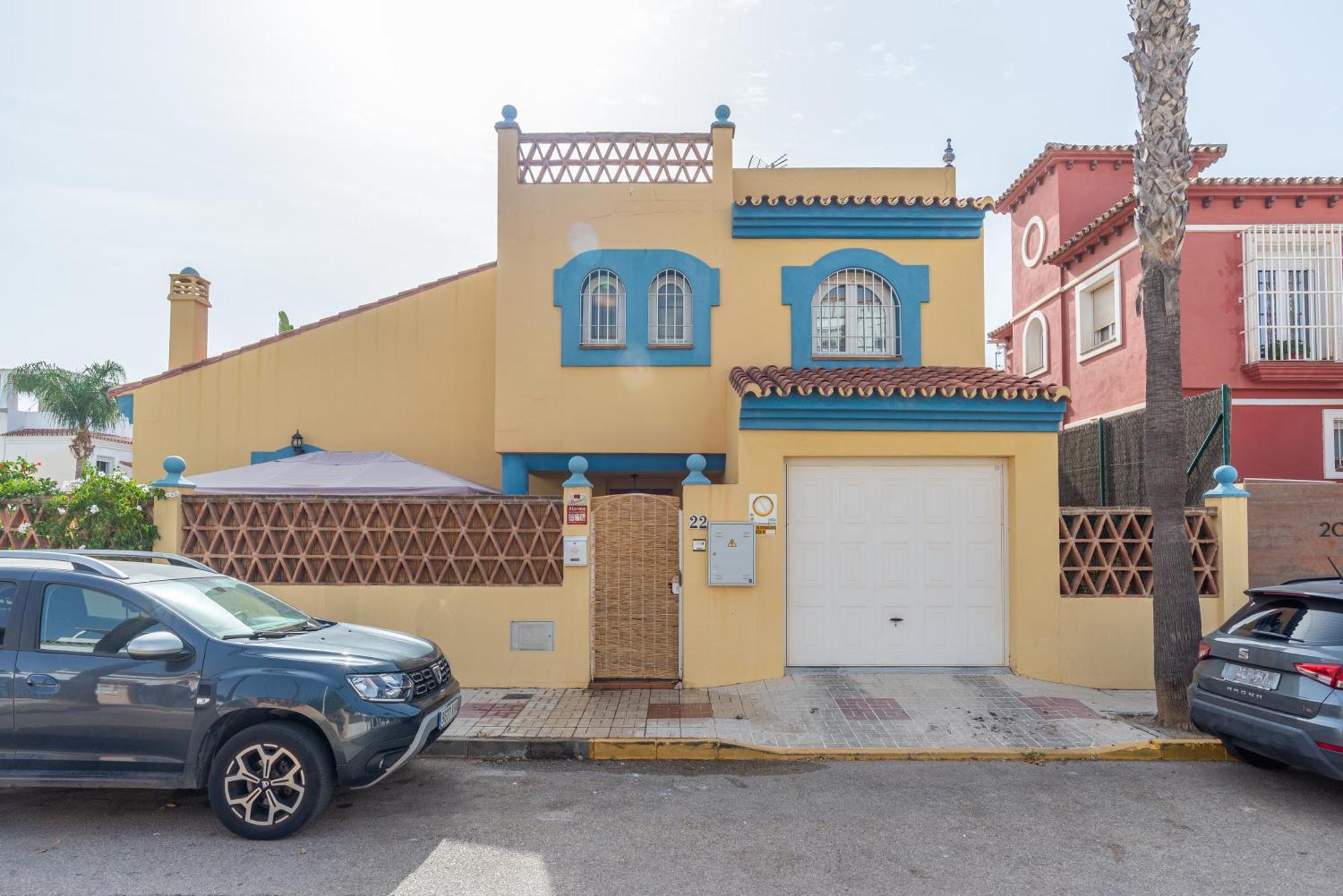 Villa Valentina - Renovated On Los Alamos Beach Торремолинос Экстерьер фото