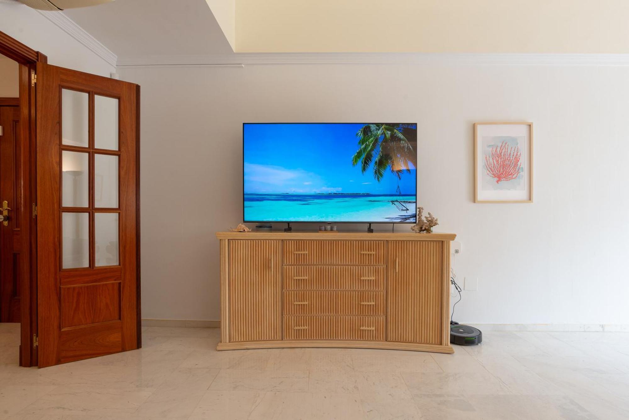 Villa Valentina - Renovated On Los Alamos Beach Торремолинос Экстерьер фото