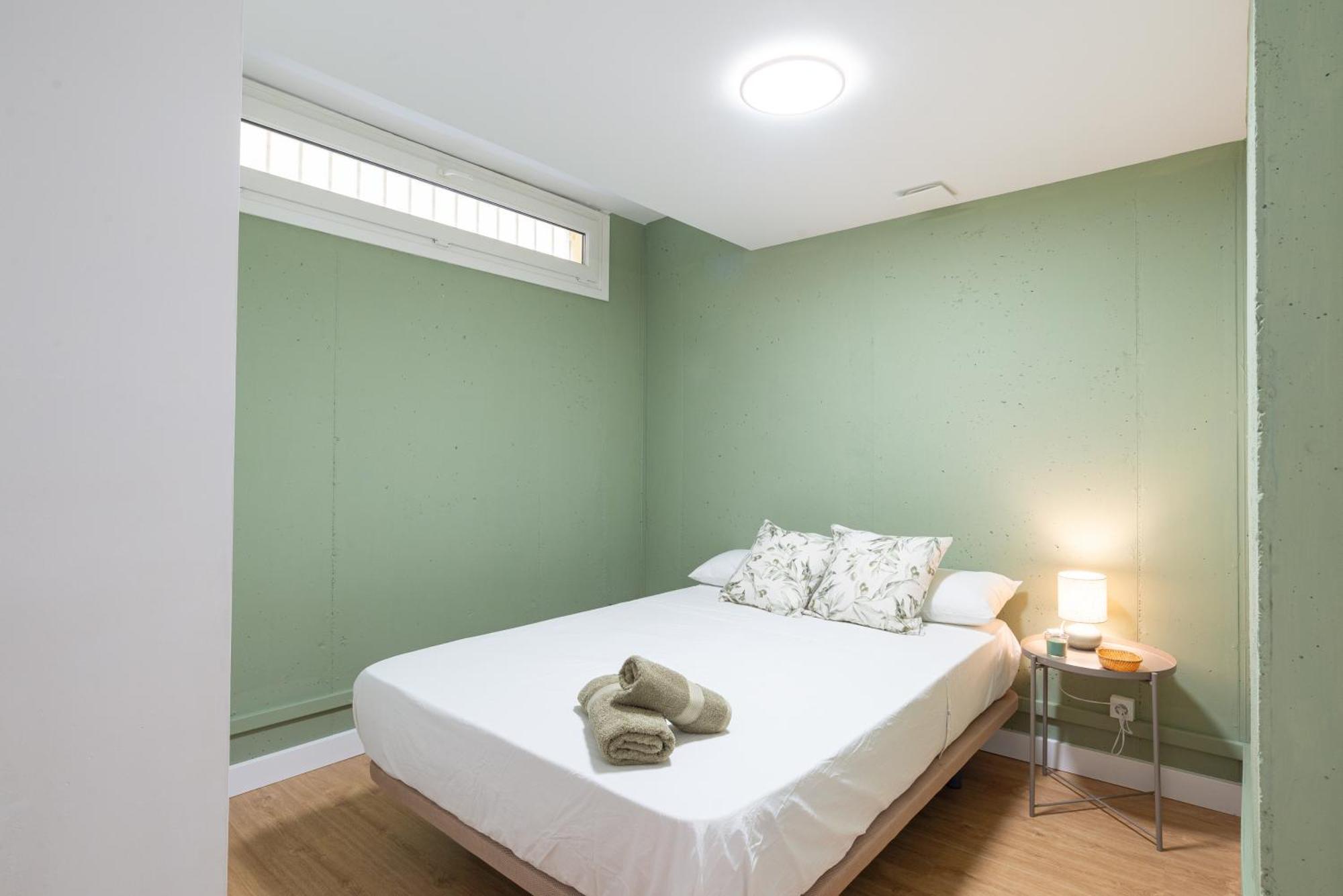 Villa Valentina - Renovated On Los Alamos Beach Торремолинос Экстерьер фото