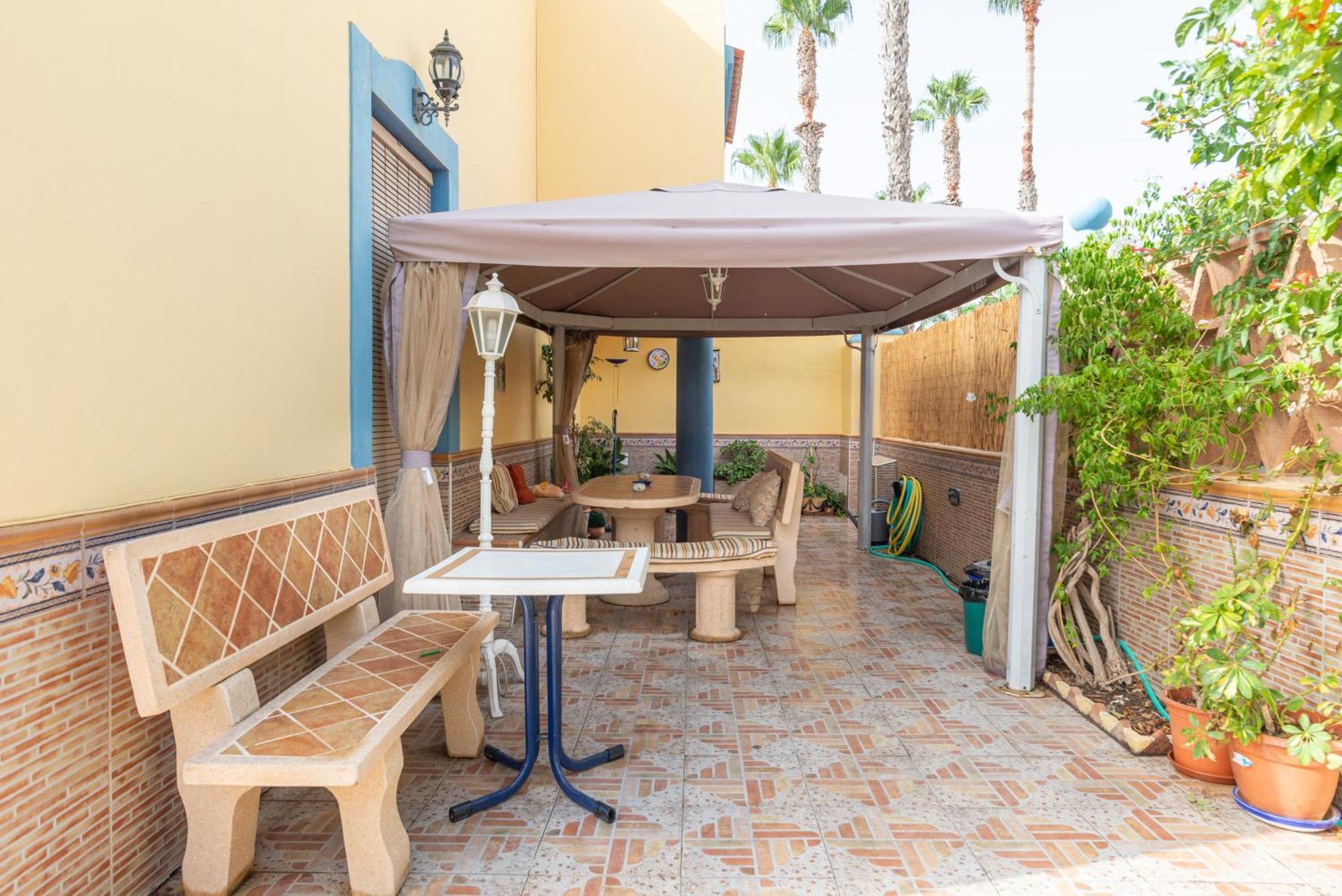 Villa Valentina - Renovated On Los Alamos Beach Торремолинос Экстерьер фото