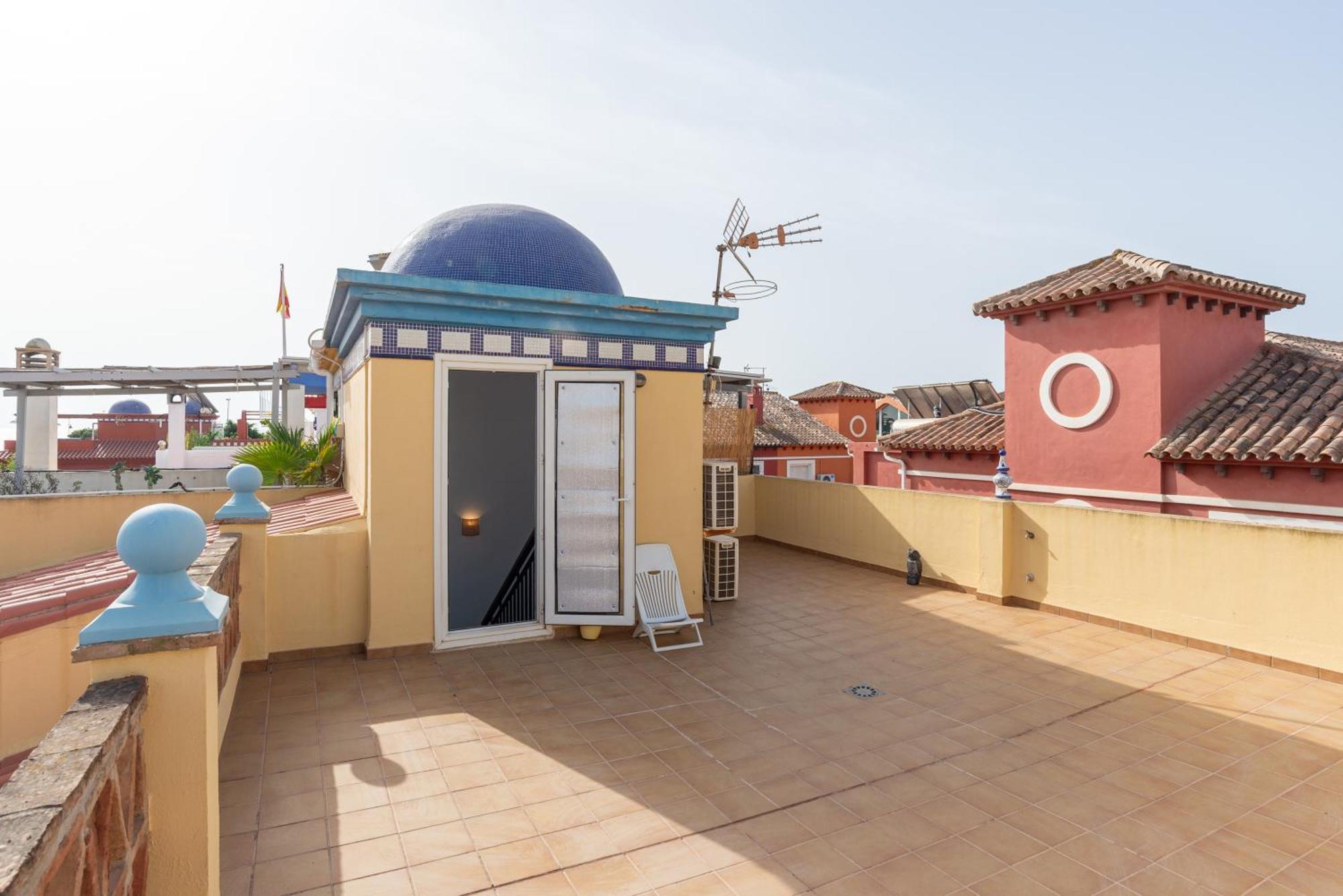 Villa Valentina - Renovated On Los Alamos Beach Торремолинос Экстерьер фото