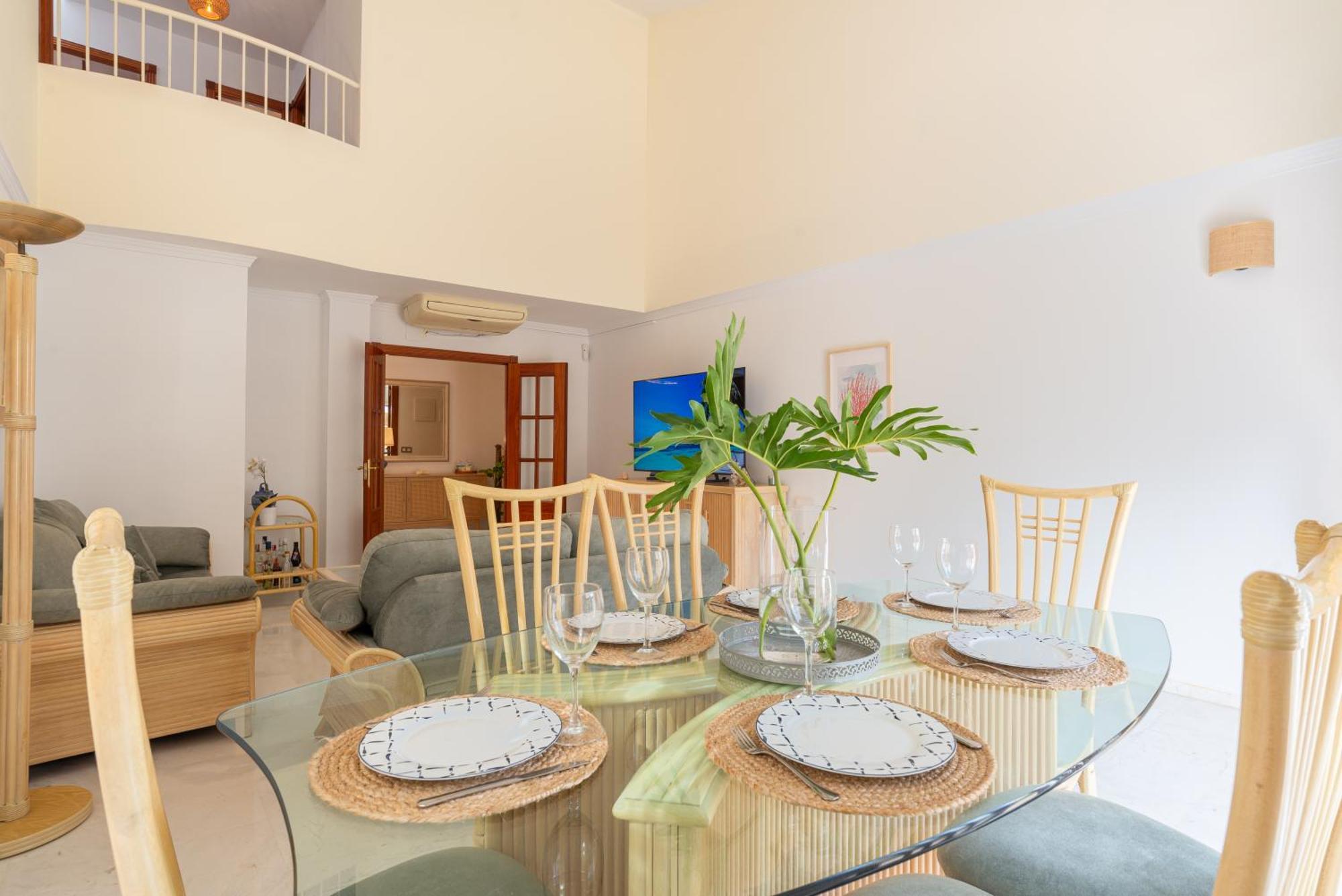 Villa Valentina - Renovated On Los Alamos Beach Торремолинос Экстерьер фото